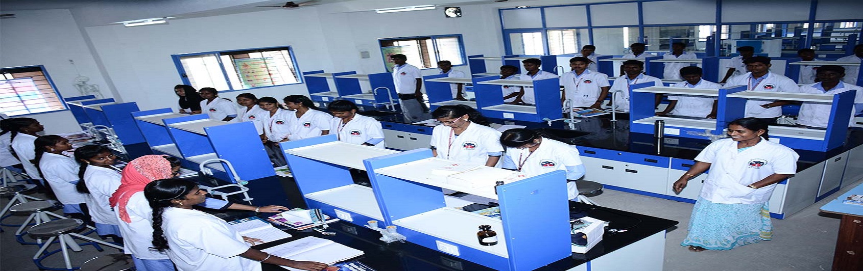 RAMDEV RAMAHARSHA COLLEGE OF PHARMACY, CHARAIYAKOT, MAU